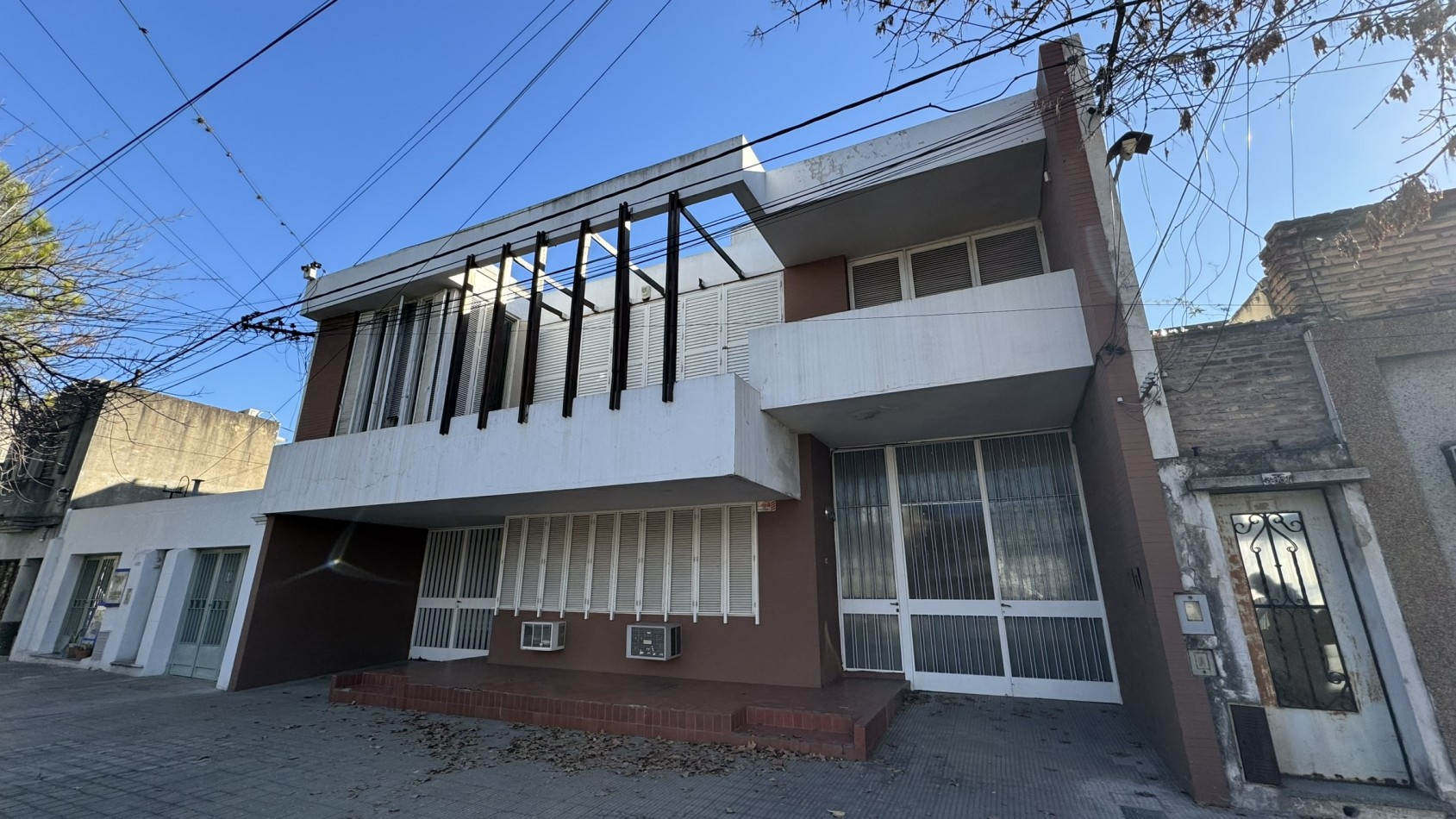 VENTA CASA 3 DORMITORIOS LAPRIDA 3034 CON GALPON CON INGRESO INDEPENDIENTE