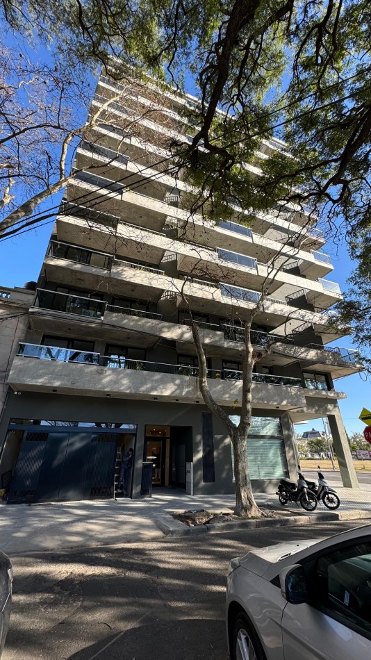 Venta Departamento 1 Dormitorio Pasaje Gould y Cordoba frente a la plaza