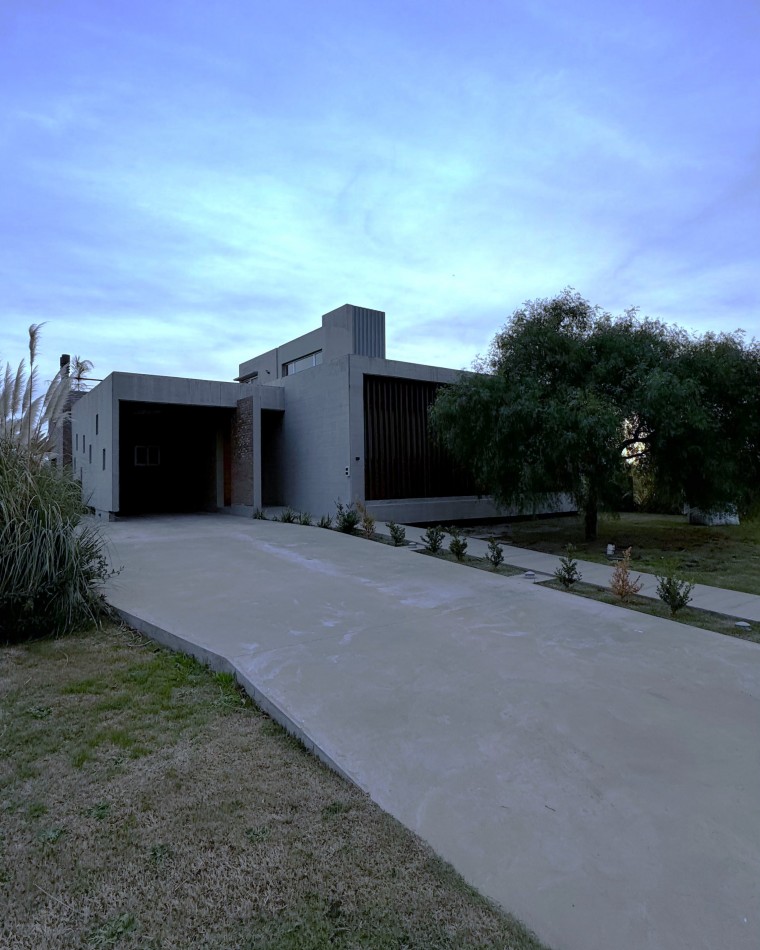 VENTA CASA COUNTRY LOS PASOS GOLF DE 3 DORMITORIOS 
