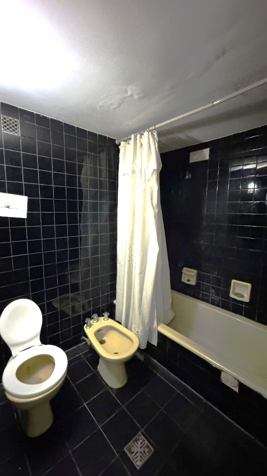 VENTA CASA 3 DORMITORIOS LAPRIDA 3034 OPCION GALPON CON INGRESO INDEPENDIENTE