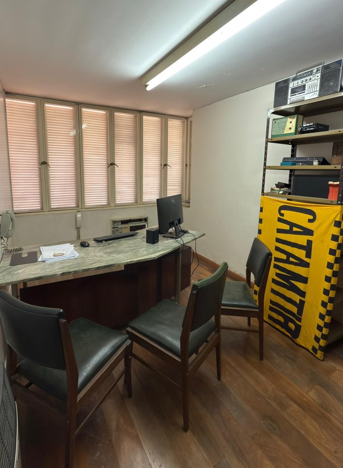 VENTA GALPON INTERNO CON SALIDA A LA CALLE-BAÑOS-VESTUARIOS