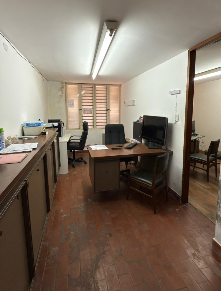 VENTA GALPON INTERNO CON SALIDA A LA CALLE-BAÑOS-VESTUARIOS