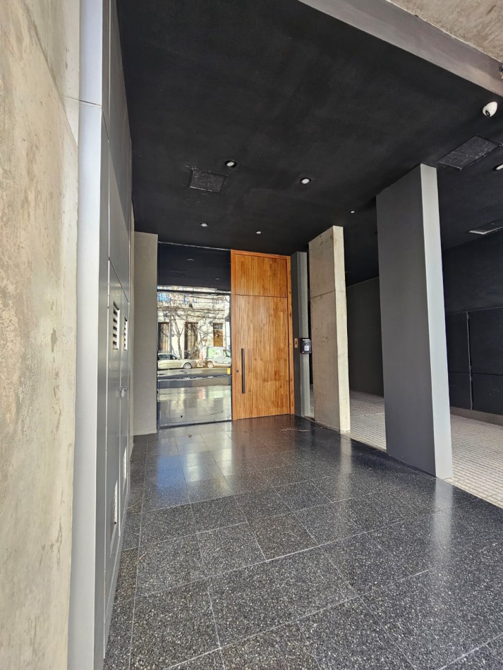 VENTA MONOAMBIENTE A ESTRENAR- CENTRO- 7to PISO dto D TORRE 1 CONTRAFRENTE 25m2.