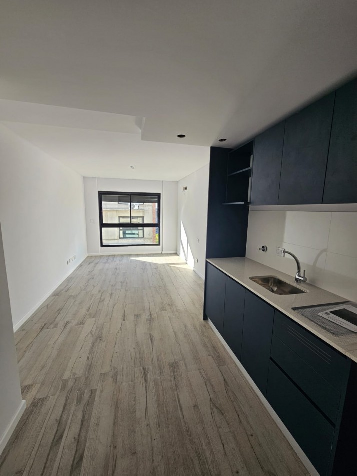 VENTA MONOAMBIENTE A ESTRENAR- CENTRO- 7to PISO dto D TORRE 1 CONTRAFRENTE 25m2.