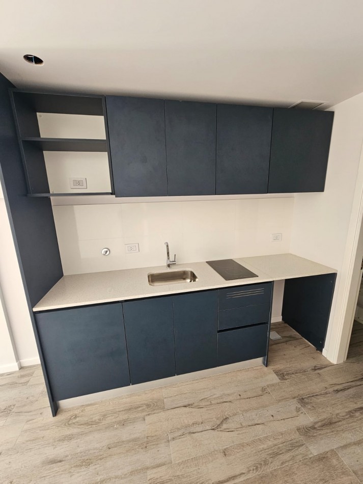 VENTA MONOAMBIENTE A ESTRENAR- CENTRO- 7to PISO dto D TORRE 1 CONTRAFRENTE 25m2.