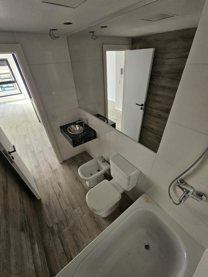 VENTA MONOAMBIENTE A ESTRENAR- CENTRO- 7to PISO dto D TORRE 1 CONTRAFRENTE 25m2.
