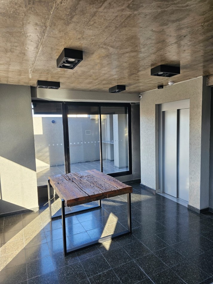 VENTA MONOAMBIENTE A ESTRENAR- CENTRO- 7to PISO dto D TORRE 1 CONTRAFRENTE 25m2.