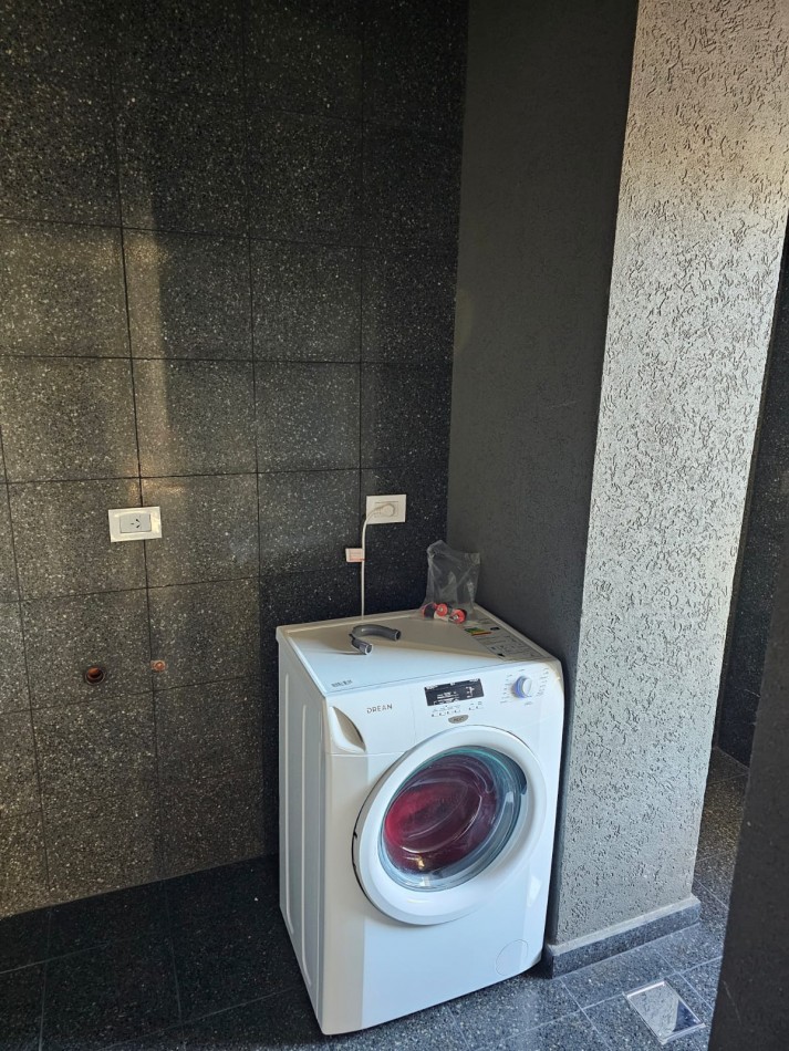 VENTA MONOAMBIENTE A ESTRENAR- CENTRO- 7to PISO dto D TORRE 1 CONTRAFRENTE 25m2.