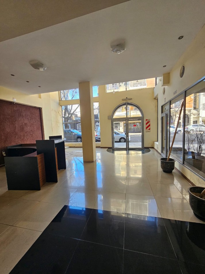 VENTA MONOAMBIENTE AMUEBLADO EXTERIOR CON BALCON