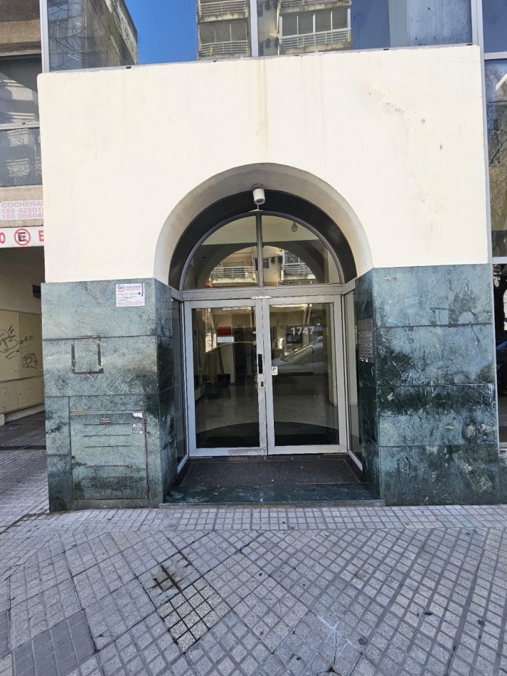 VENTA MONOAMBIENTE AMUEBLADO EXTERIOR CON BALCON