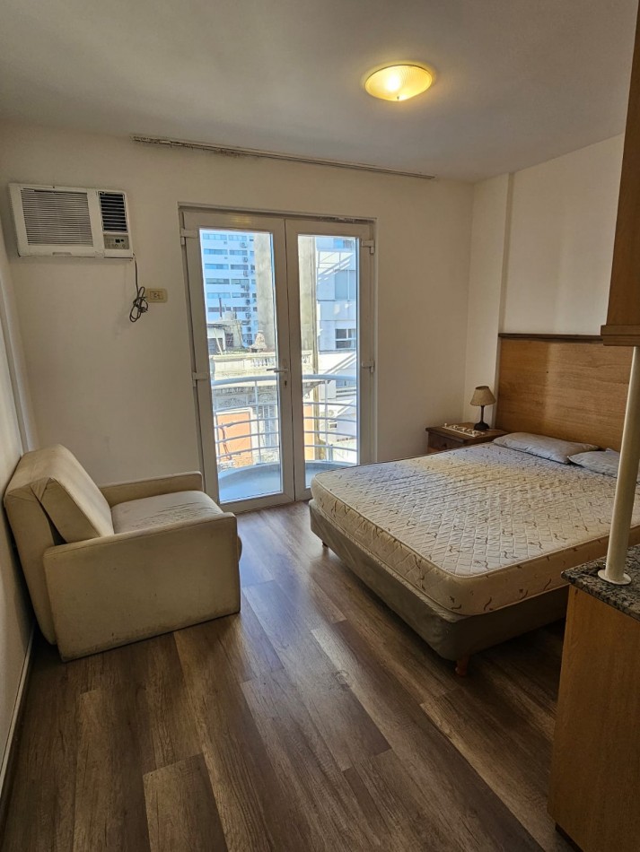 VENTA MONOAMBIENTE AMUEBLADO EXTERIOR CON BALCON