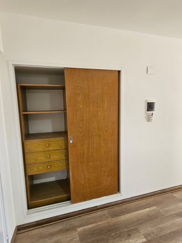 VENTA MONOAMBIENTE AMUEBLADO EXTERIOR CON BALCON