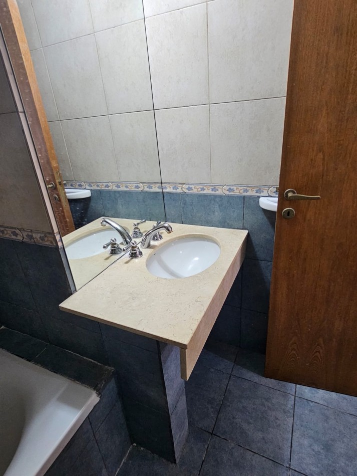 VENTA MONOAMBIENTE AMUEBLADO EXTERIOR CON BALCON