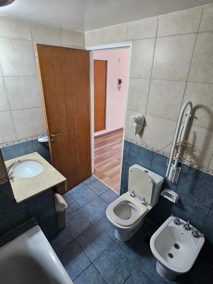 VENTA MONOAMBIENTE AMUEBLADO EXTERIOR CON BALCON