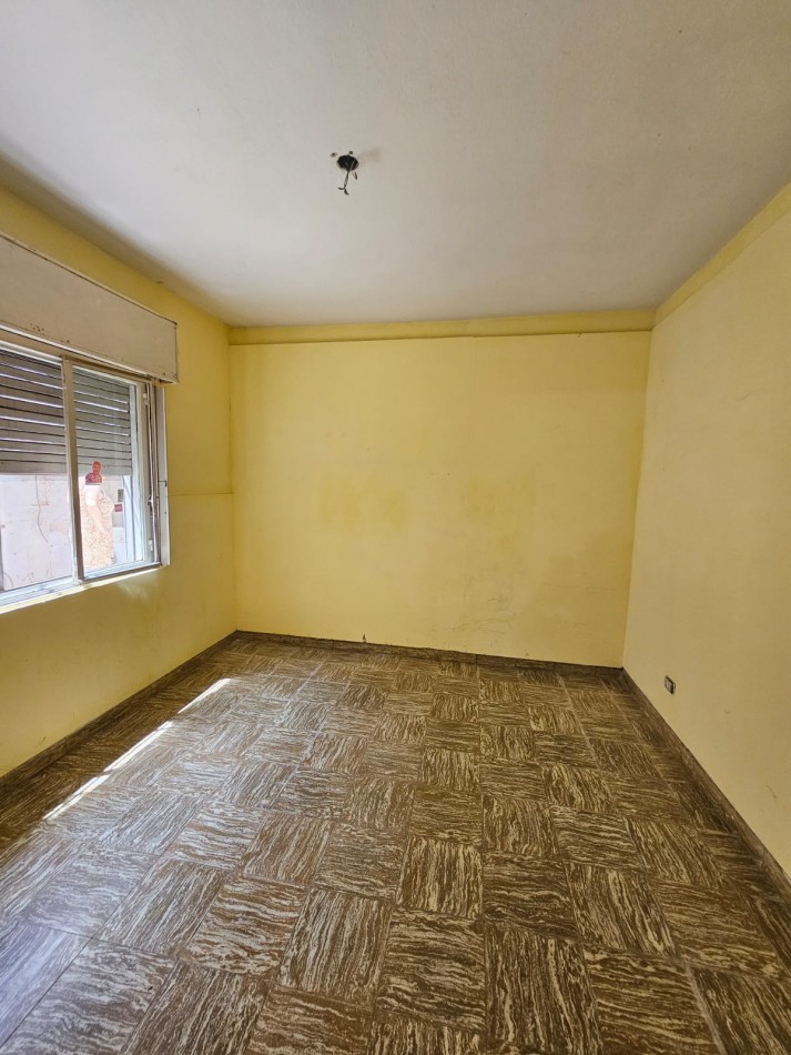 VENTA CONJUNTA DE 2 DEPARTAMENTOS UNICOS DE PASILLO EN ZEBALLOS Y AVELLANEDA A RECICLAR