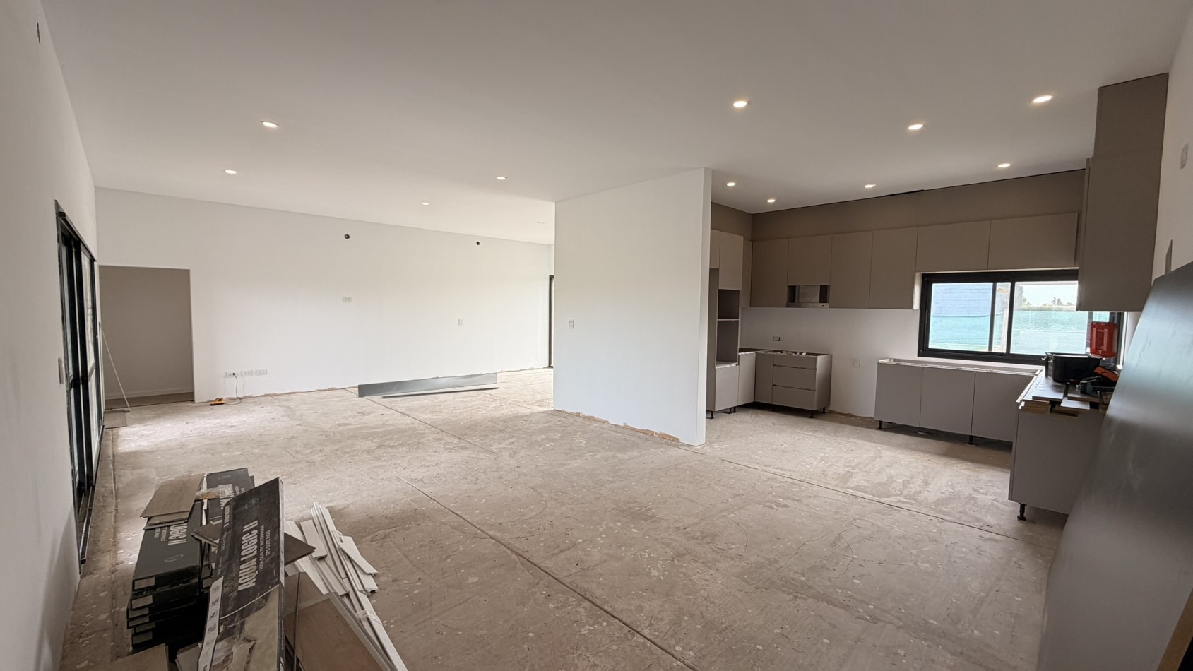 Casa en Los Pasos Puente (Barrio 4): Diseño, Comodidad y Ubicacion Premium!