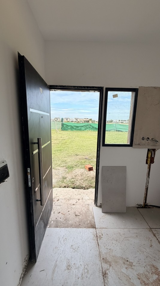 Casa en Los Pasos Puente (Barrio 4): Diseño, Comodidad y Ubicacion Premium!