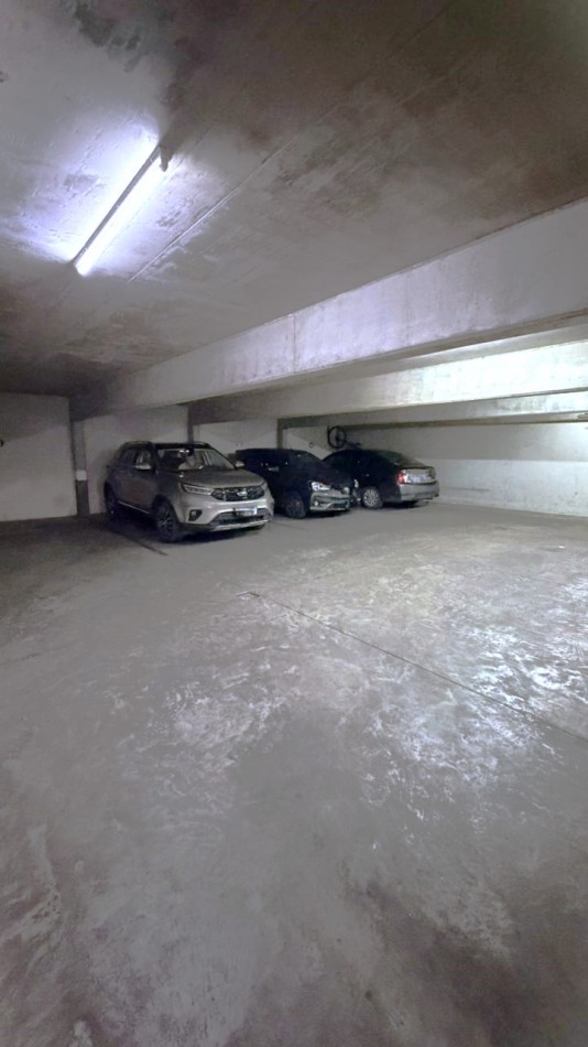 VENTA DEPARTAMENTO 1 DORMITORIO AL FRENTE CON COCHERA A METROS DEL MONUMENTO