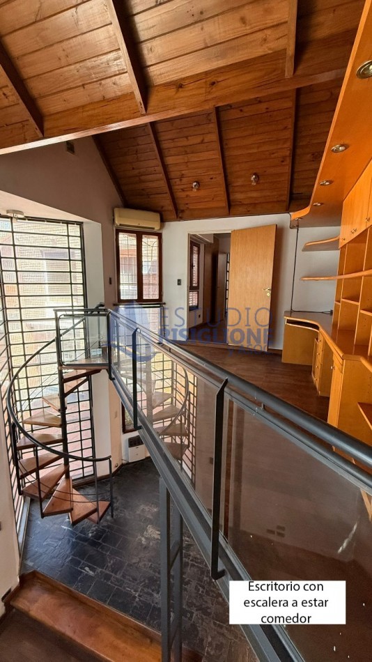 VENDO HERMOSA CASA DISEÑADA POR LOS ARQS. GARESIO-SCAGLIA EN PASCO 13 DE  292m2, 3 DORMITORIOS, 3 BAÑOS, AMPLIOS AMBIENTES, CAVA SUBTERRANEA y AMPLIO JARDIN DE 10 X 22