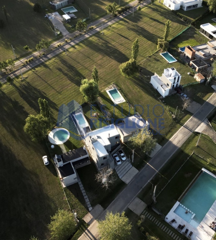 Venta Terreno Pinares del Sur Cercano a Ingreso